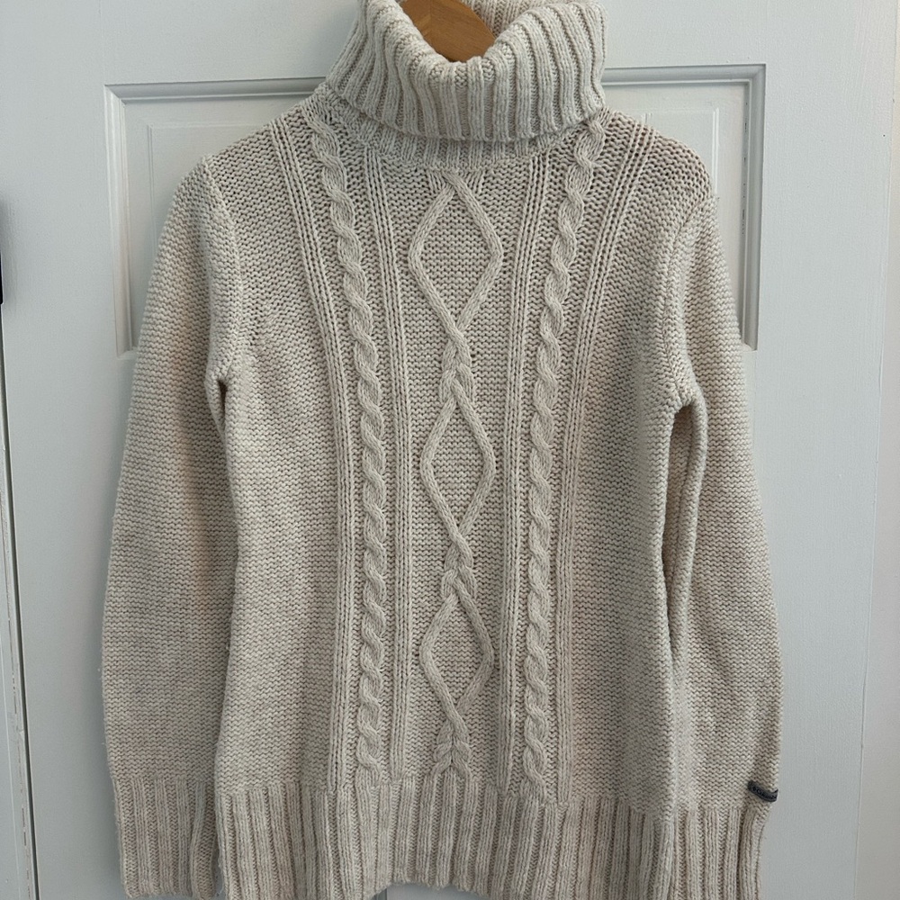 Columbia women’s cream fisherman’s turtleneck sweater